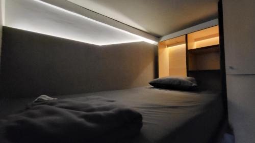 8-Bed Mixed Dormitory Room