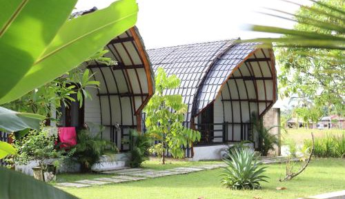 Deluxe Bungalow with Garden View