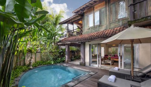 Wooden One-Bedroom Pool Villa with Living Room 