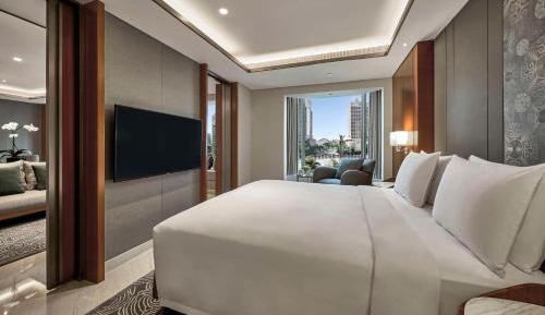Grand Suite with City View