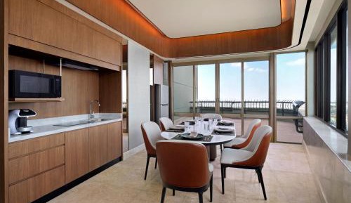 Two-Bedroom Ambassador Suite - Club Lounge Access