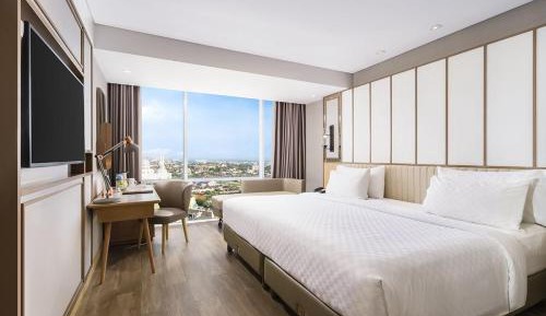 Grand Deluxe Hollywood Room
