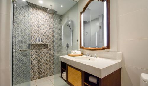 Deluxe Ocean Room with Shuttle Denpasar - Lovina - Denpasar