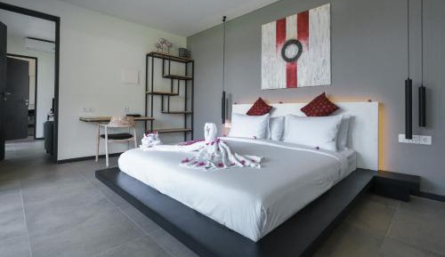 Deluxe King Suite