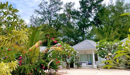 Beach Bungalow with Partial Sea View