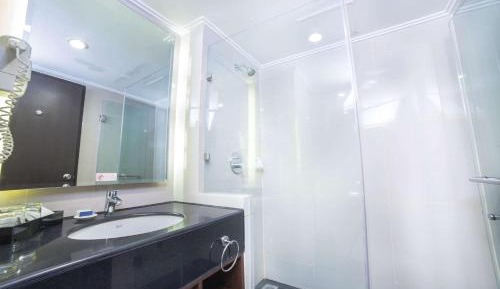 Deluxe Twin Room with City View - Smoking