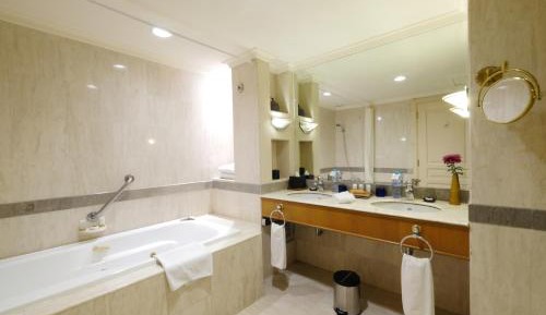 Club Suite with City View