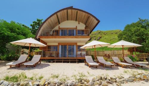 Grand Seaview Suite with Beach Access