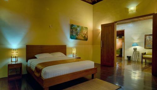 Standard Room with Shared Pool