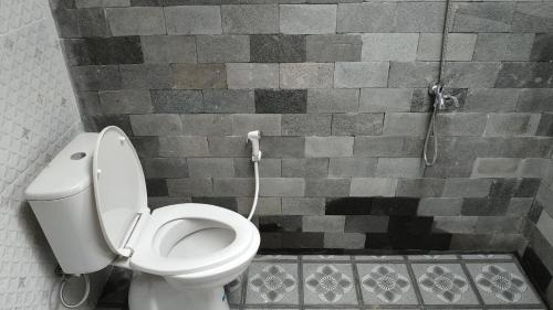 Economy Quadruple Room with Shared Bathroom