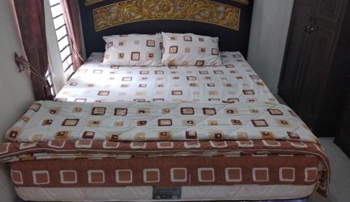 Double Room with Shared Toilet
