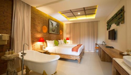 Deluxe Pool View Room with Free Daily Afternoon Tea