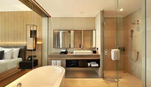 King Studio with Mountain View