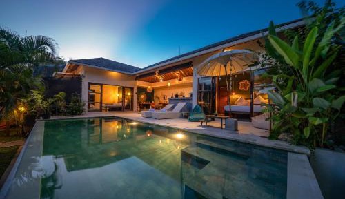 Double Room with Pool View
