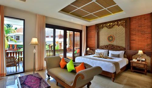 Junior Suite Pool View Room with Free Daily Afternoon Tea