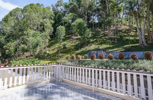 Tomohon Hotel | Hotel Villa Emitta
