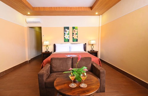 Senggigi Resort | Sunsethouse Lombok