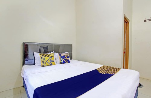 Jatibarang Hotel | SPOT ON 92926 Guest House Cemara 1 Syariah