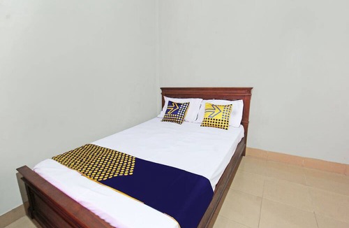 Praya Hotel | SPOT ON 92973 Madani Syariah Guesthouse