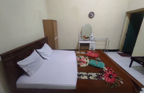 Kutoarjo Hotel | OYO 93048 Hotel Puri Mandiri