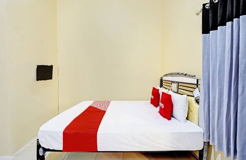 Lamongan Hotel | OYO Life 93032 Maju Mapan Homestay Syariah
