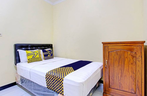Prambanan Hotel | SPOT ON 93007 Guest House Lestari