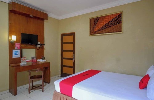 Karanganyar Hotel | Red Chilies Hill Hotel