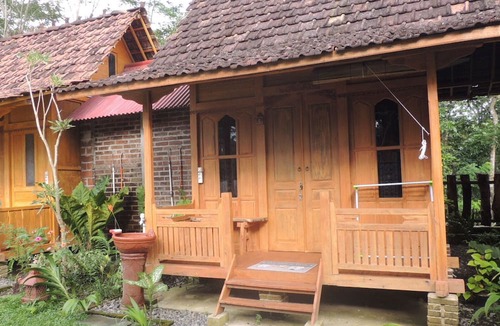 Ngemplak Hotel | Omah Rumba Bata