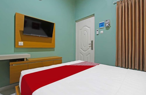 Cilacap Hotel | Capital O 92105 A'shanti Inn