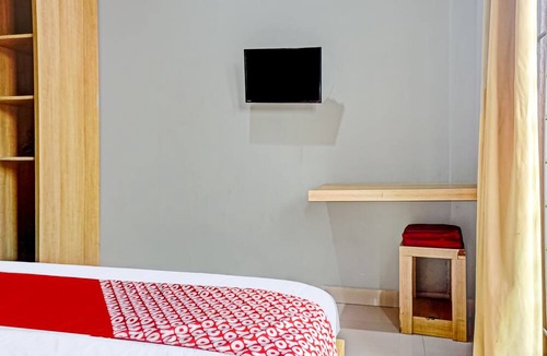 Cipete Utara Hotel | OYO 90738 Griya Dara Near Swimming Pool Essence Dharmawangsa JAKARTA