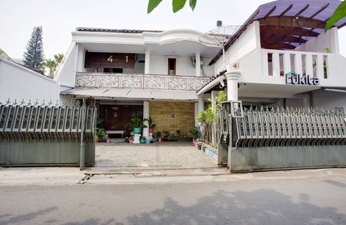 Mampang Prapatan Hotel | OYO 3725 Sisca Guest House