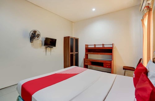 Suko Manunggal Hotel | OYO 90935 Rumah Kost Metroliving