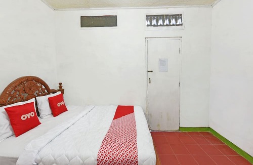 Cilacap Hotel | Spot ON 91270 Hotel Arimbi