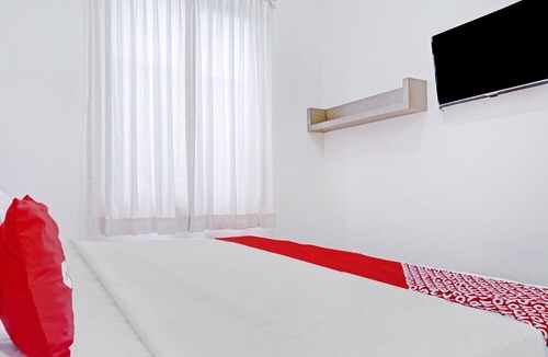 Binong Hotel | OYO 90494 Stariez Residence Karawaci