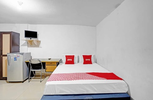 Surabaya Hotel | OYO Life 90791 Royale Margorejo
