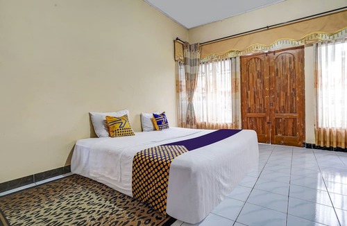 Cimahi House | OYO Homes 90914 Eco Tourism Desa Cipada Bukit Senyum Homestay Syariah