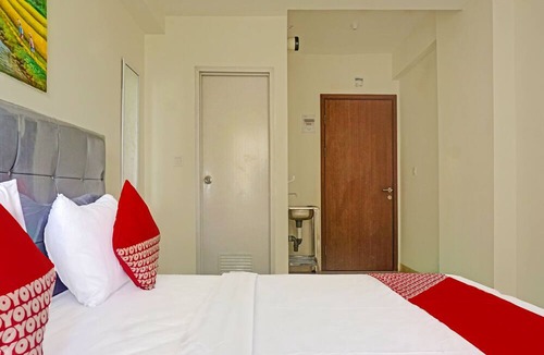 Depok Hotel | OYO 91217 Skyland @ Pgv Near Gunung Putri