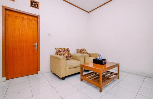 Caringin Apartment | Homey And Simply Studio At Graha Wishnu Guest House