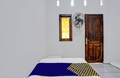 Prigen Hotel | Hotel O Fun Guesthouse Syariah
