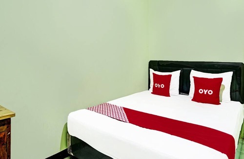 Pamekasan Hotel | OYO 2708 Hotel Kemuning Syariah