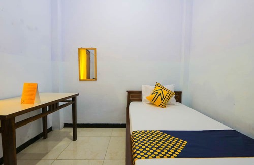Kudus Hotel | OYO Life 91523 Kenari Guesthouse