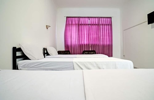 Sukabumi Hotel | OYO 92324 Hotel Sinar Rejeki