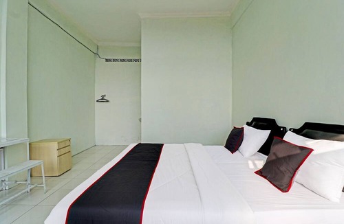 Parongpong Hotel | Capital O 91466 Hotel Neu Backpacker Tf Syariah (smk Tb)
