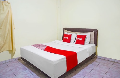 Paiton Hotel | OYO 91766 Fortuna Hotel Syariah