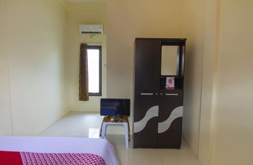 Pamekasan Hotel | OYO 3027 Griya Temenggungan Syariah