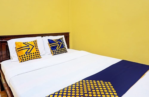 Ngaglik Hotel | OYO 91588 Ananda Guest House Batu