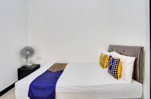 Gresik Hotel | SPOT ON 91745 Rumah Kost Gresik Syariah