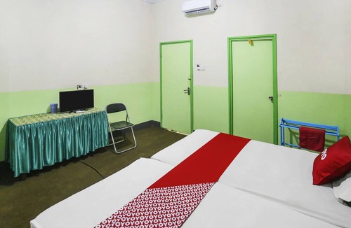 Tenggarong Hotel | OYO 90825 Hotel Lizha 2