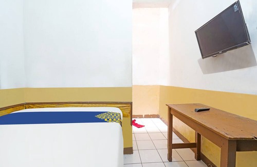 Bandung Hotel | SPOT ON 91444 Hotel Arimbi