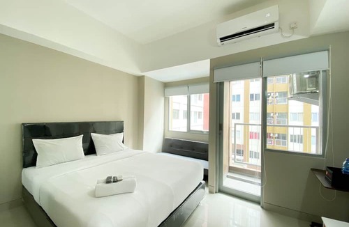 Duren Sawit Apartment | Homey and Cozy Stay Studio LRT City Jatibening Apartment